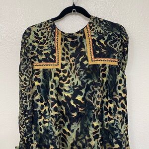 Anthropologie Bl^nk Black and green cameo  Boxy Blouse with long sleeve Sleeves